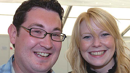 Owain ac Awel Mai, enillwyr y ddeuawd cerdd dant dros 21 oed