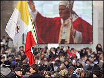 San Pietro meydanında Katolikler