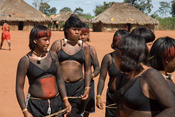 600_xavante_tribe_women.jpg