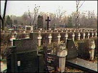 Nghĩa trang Katyn cách Smolensk chừng 19 km