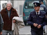 O ex-presidente uruguaio, Juan Maria Bordaberry (esquerda)