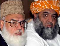 جماعت اسلامی کے امیر قاضی حسین احمد مولانا فضل الرحمان فائل فوٹو