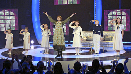 Connie Fisher and children onstage