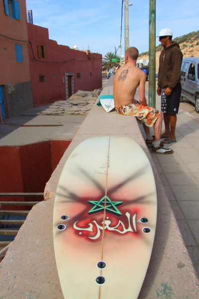 Zohair and Sean, Rosyboard out front. Maroc, Billy 08