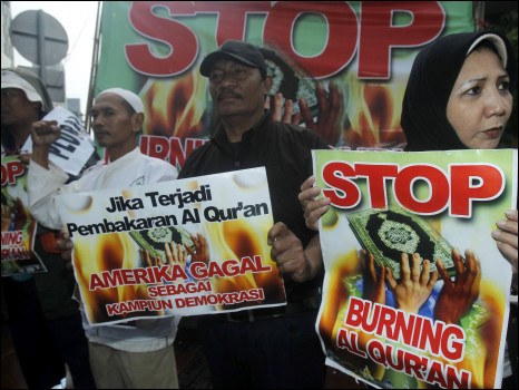 تظاهرة في جاكرتا منددة بالعزم على إحراق نسخ من المصحف