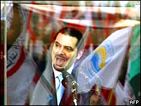 Saad Hariri discursa atrás de vidro a prova de balas