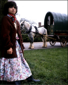 歐洲人對吉普賽人最初的好奇，很快就被持續的迫害、歧視、甚至種族滅絕屠殺所取代。