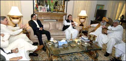 حکمراں اتحاد کا اجلاس 