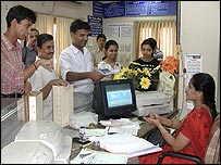 मूक बधिरों को बैंक सुविधा