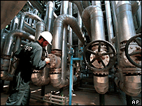 Pracovník íránské továrny