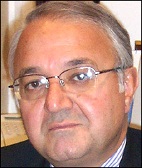 دکتر مهرداد خوانساری، دیپلمات سابق ایرانی در لندن