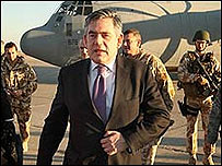 Gordon Brown chega a Bagdá