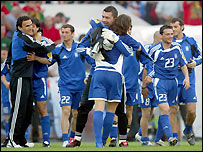 मैच के बाद का एक दृश्य