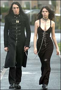 Dani Graves (esq.) e sua noiva Tasha Maltby (Foto: Ross Parry)