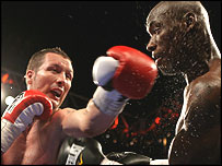 Clinton Woods hits Antonio Tarver