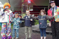 Mici a Rosfa ar lwyfan Radio Cymru