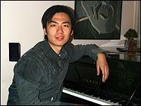  Nhạc sỹ Max Zhao nói sự giàu có càng gây áp lực lên cuộc sống