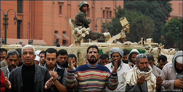 Anti-Mubarak crowd in Tahrir Square, Cairo, 7 Feb 11
