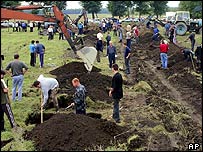 Sepultamento de vítimas do cerco em Beslan