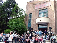 حياط خانه هنرمندان - عکسها از سايت خانه هنرمندان