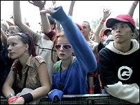 Návštěvníci Hip-hop kempu 2004 v Malšově Lhotě