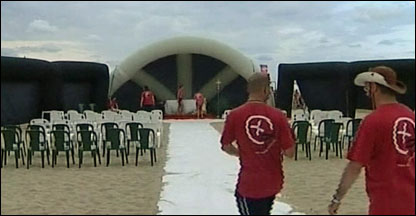  "Igreja inflável". Foto divulgação.