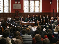 حامد کرزی در دانشگاه آکسفورد (عکس از سایت ریاست جمهوری افغانستان)