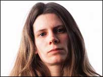 A diretora Julia Black diz ter feito um aborto aos 21 anos de idade