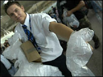 Phân phát túi nylon