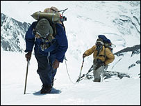 Hillary e Tenzing sobem o Everest em 1953