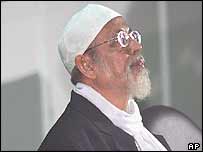 ابو بکر بشیر نے جیل میں ایک اخباری کانفرنس کے دوران امریکہ اور آسٹریلیا پر تنقید کی ہے