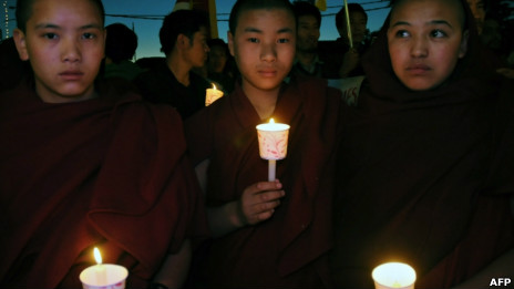 流亡藏人在印度达兰萨拉悼念自焚身亡的藏人（20/11/2012）