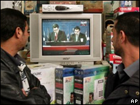 Người dân đang theo dõi kết quả bầu cử tại Iraq