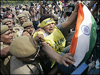 दिल्ली में तिब्बती प्रदर्शनकारी