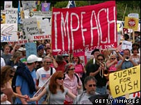 تظاهرکنندگان در مین 