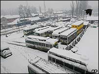 Estação rodoviária em Srinagar, na Caxemira