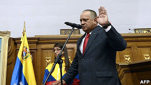 委內瑞拉國民議會主席卡韋略在加拉加斯國會議事堂內宣誓連任（5/1/2013）