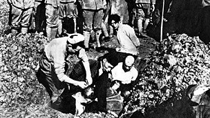 تصویر منتسب به زنده بگور کردن سربازان چینی اسیر توسط ژاپنی ها در جریان اشغال ننجینگ