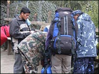 एवरेस्ट के नीचे सुरक्षा चौकी