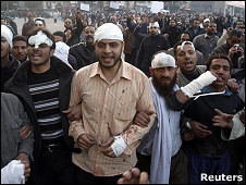 一些埃及示威者受伤