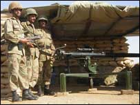 وزیرستان میں فوج (فائل فوٹو)