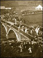 1909: The opening of the Free Bridge