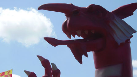 20100602urdd-draig.jpg