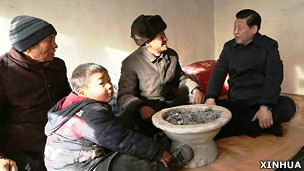 習近平2012年訪問河北貧困農民