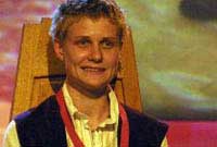 Lowri Huws, enillydd y Fedal Ddrama y llynedd