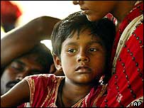 Matka s dítětem z ostrova Car Nicobar v táboře v Port Blair