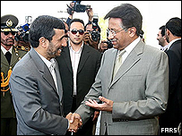 محمود احمدی نژاد و پرویز مشرف