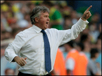 O técnico da Austrália, Guus Hiddink