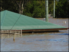 Casa submersa pela enchente em Bundaberg