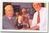 Tegid Phillips a Mervyn Davies